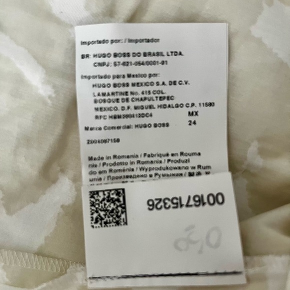 Slightly textured Hugo Boss shell. - Picture 5 of 5